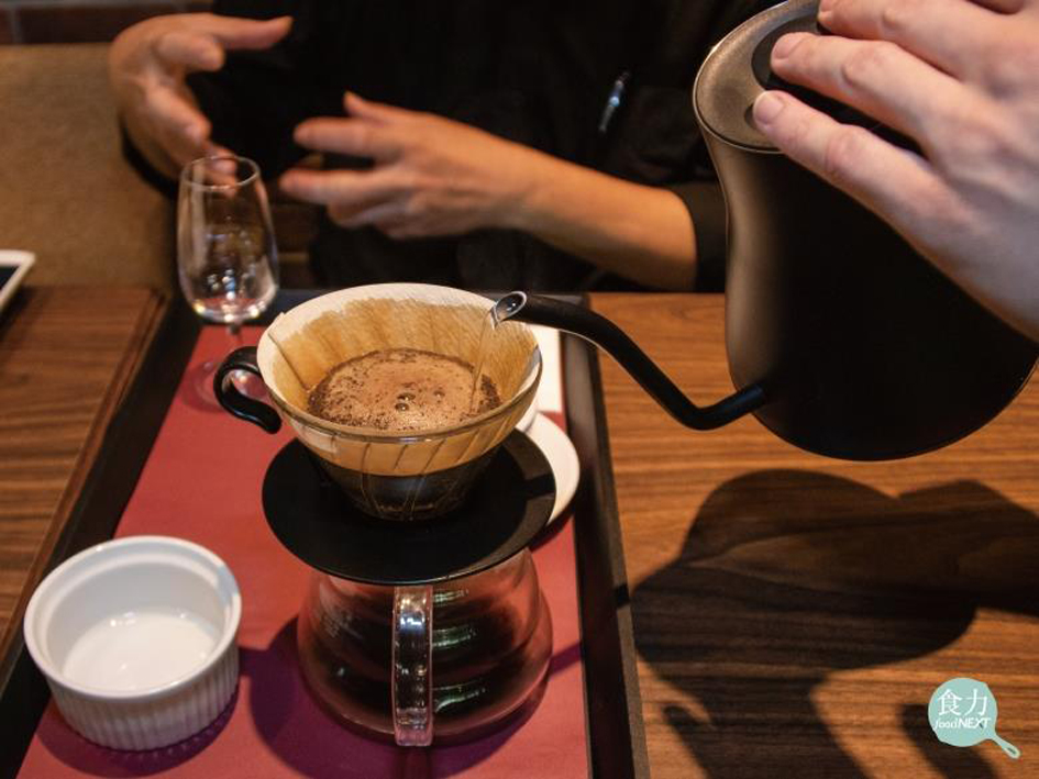 【食力】精品咖啡再升級！看手沖老牌「湛盧咖啡」如何把風味可能性玩到極致！