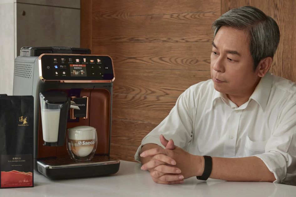 【Vogue】台灣精品咖啡的先驅名店 - 『湛盧』主理人廖國明聊咖啡的理性與感性 x 飛利浦LatteGo EP5447 一步步探究咖啡細節!